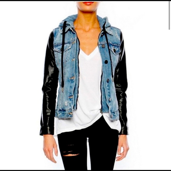 Blank NYC Jackets & Blazers - Blank NYC Faux Leather Sleeve Denim Jacket M/L